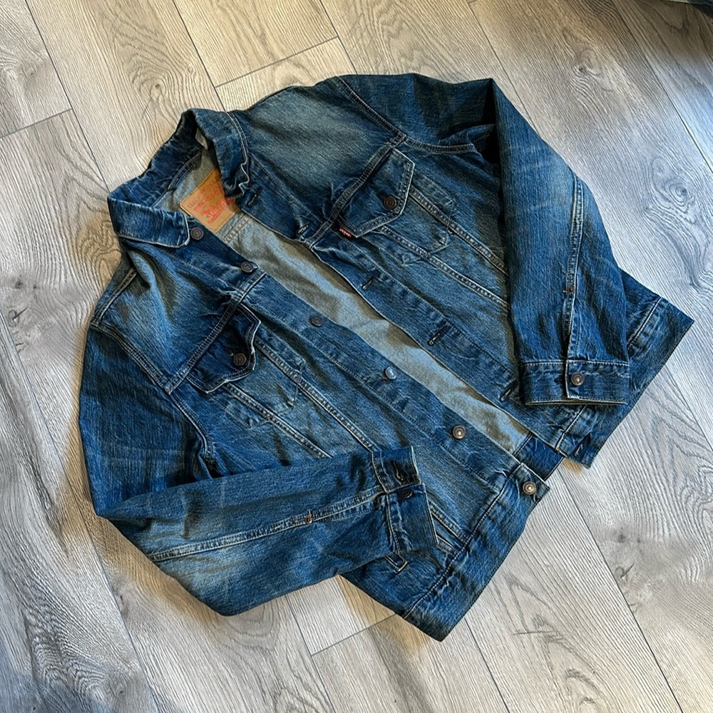 Levi’s Trucker Jean Jacket. Sz Large